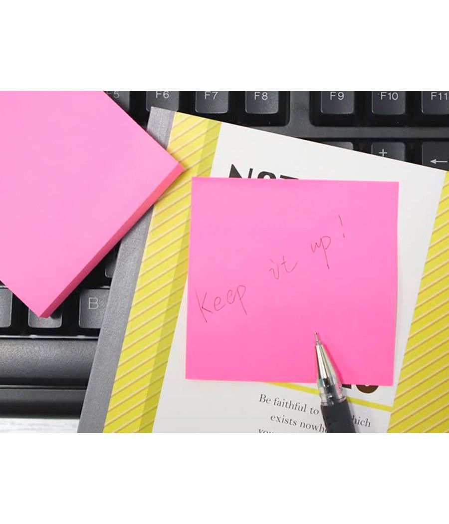 Bloc de notas adhesivas quita y pon q-connect 76x76 mm rosa neon 80 hojas - Imagen 1