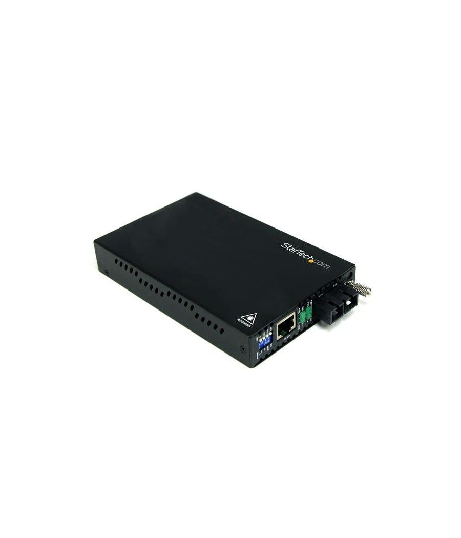 StarTech.com Conversor de Medios Ethernet 10/100 Mbps a Fibra Multi Modo Conector SC -2km - Imagen 2
