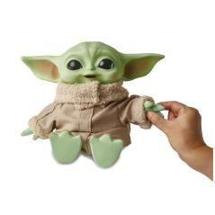 Peluche electronico con bandolera mattel star wars the mandalorian the child baby yoda 28 cm - Imagen 4