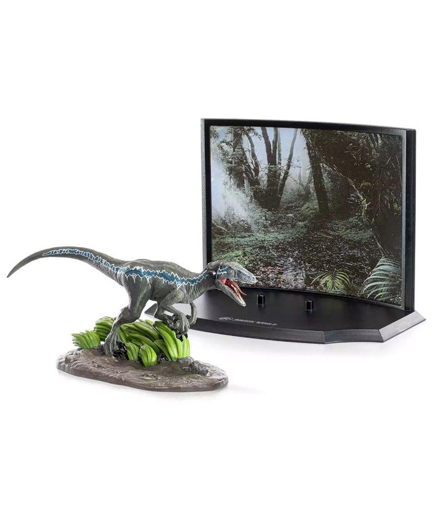 Figura the noble collection toyllectible treasures jurassic world blue