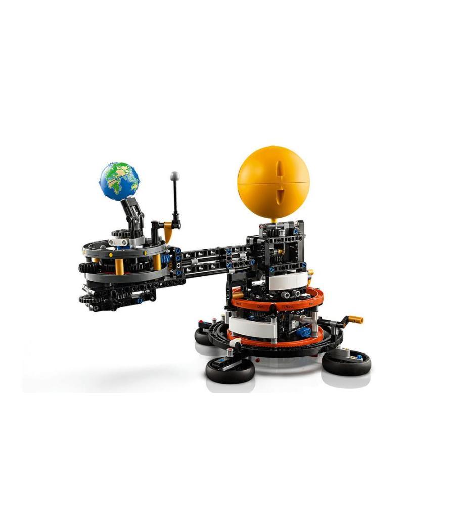 Lego technic planeta tierra y luna en órbita