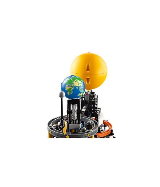 Lego technic planeta tierra y luna en órbita