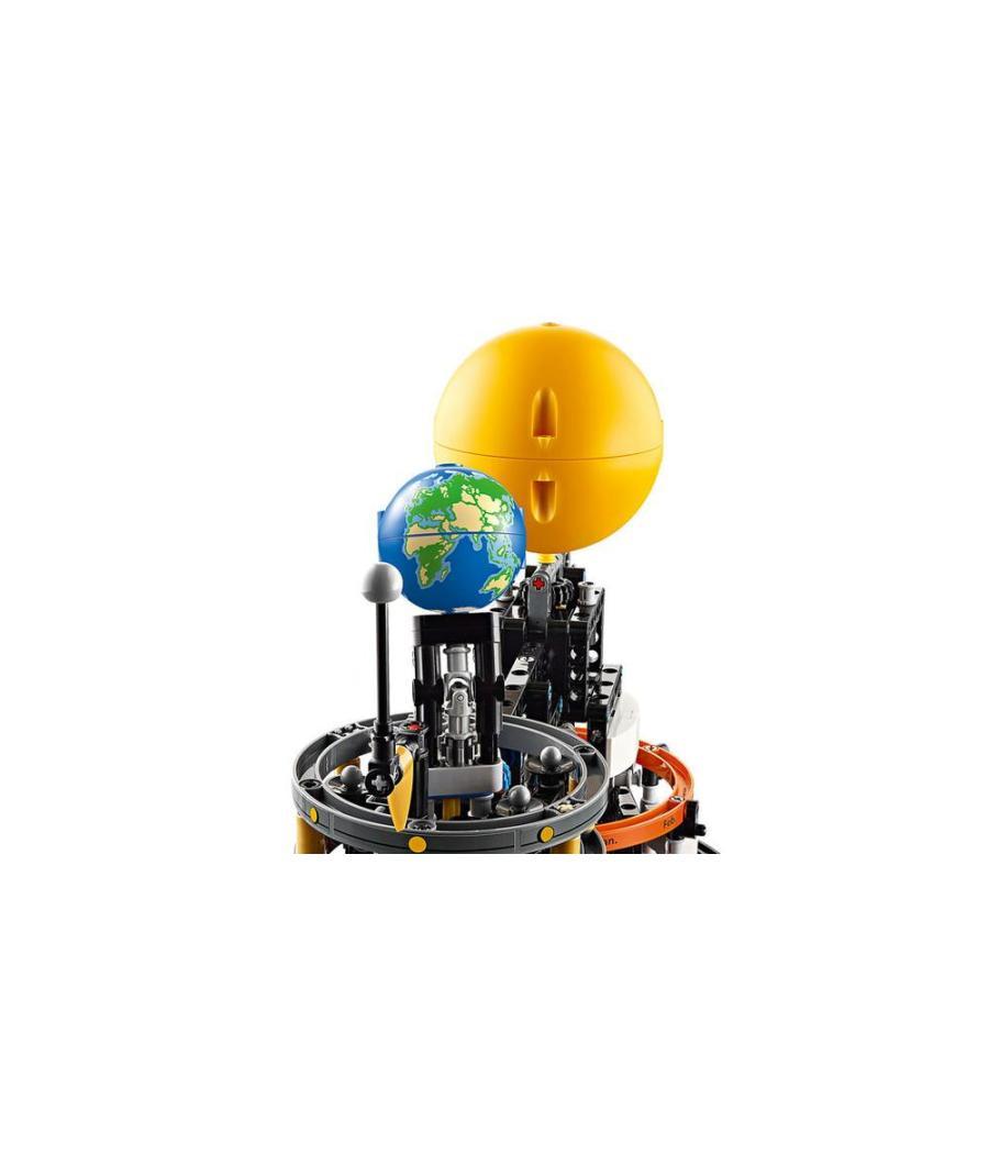 Lego technic planeta tierra y luna en órbita