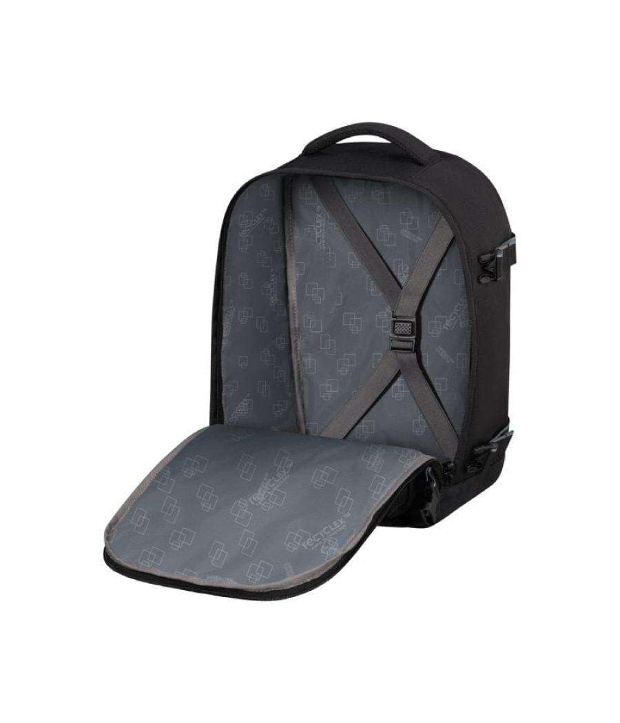 Mochila american tourister take2cabin s/ capacidad 24.2l/ negra